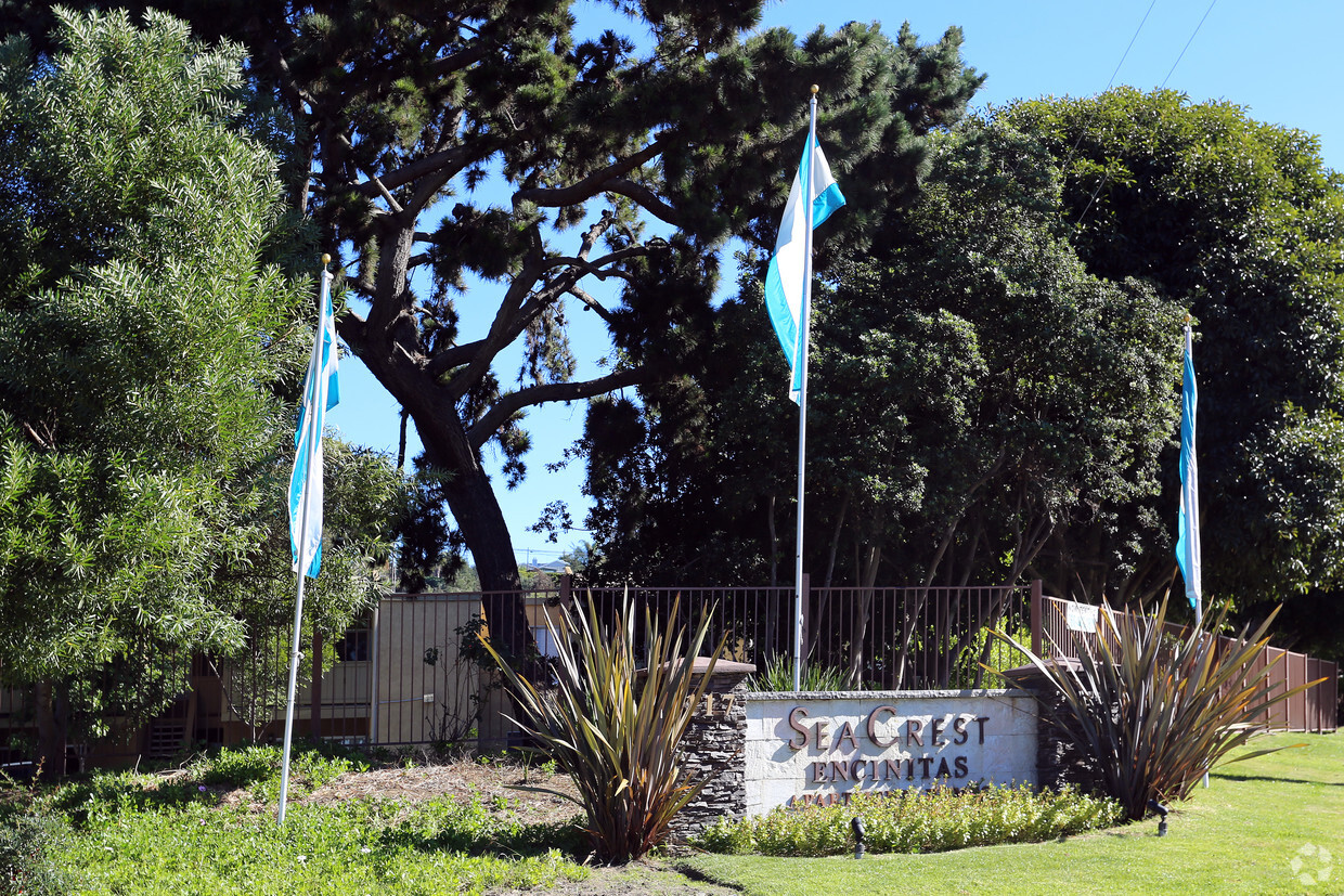 Elan Seacrest Encinitas Apartments in Encinitas, CA