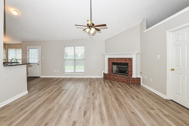 Building Photo - 7395 Bridle Cove