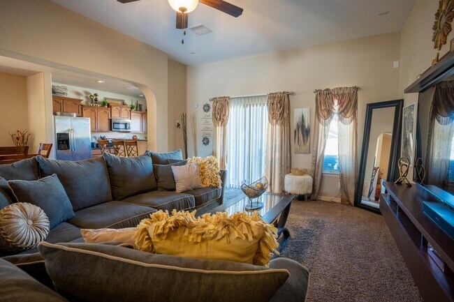 Foto del edificio - 14311 Early Morn Ave