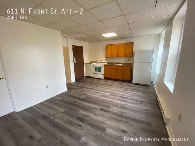 Building Photo - 2nd Floor: 2 Bedroom/1 Bathroom Apartment ...