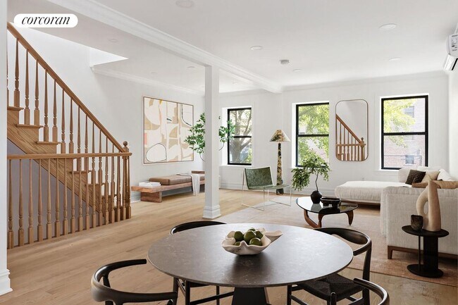 Building Photo - 458 State St