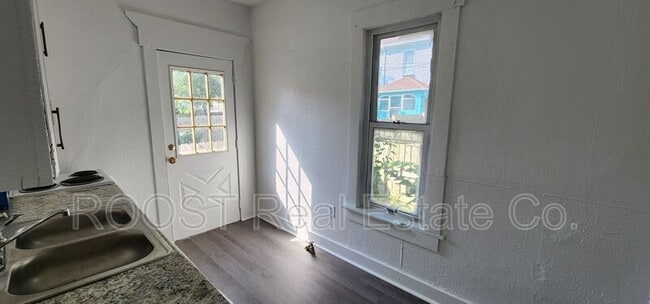 Building Photo - 210 Volkenand Ave