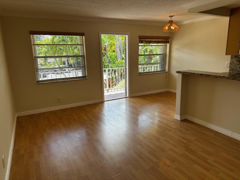 Foto principal - 1125 NE 16th Pl