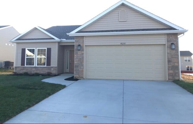 Photo - FENCED BACKYARD - 3 Bedroom 2 Bath house plus den/office