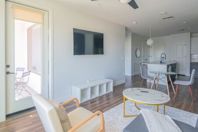 Building Photo - 701 W Rio Salado Pkwy