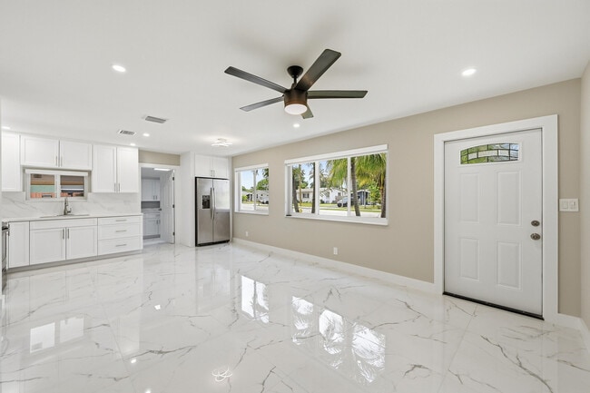 Building Photo - 4380 NW 59th Ct