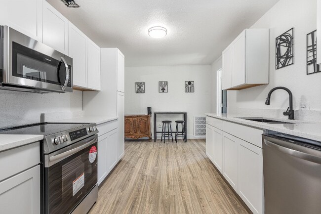 Foto del edificio - 733 Tarpon Ave