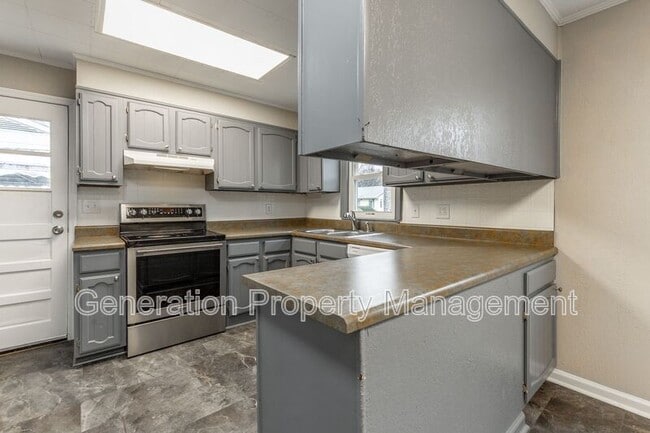 Photo - 5501 Rosemont Dr House