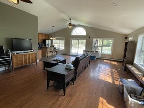 Building Photo - 67 Graham Rd