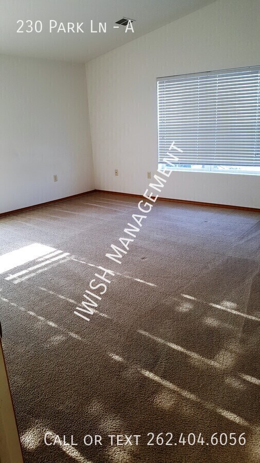 Foto del edificio - 230 Park Ln