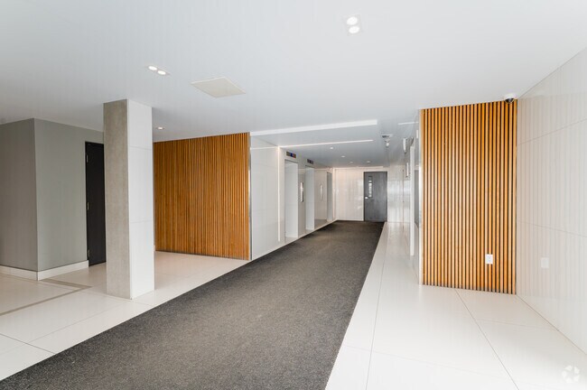 Hall d'entrée - 3390 Keele St