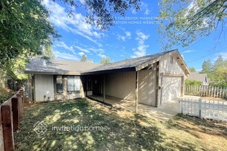 Building Photo - 627 Myrtle Ave