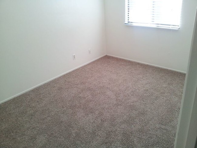 Foto del edificio - 2400 Sunny Ln