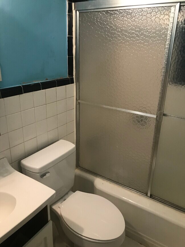 Foto del edificio - 1010 W Washington Ave