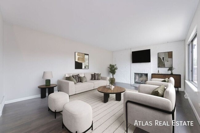 Building Photo - 1101 S Yosemite Way