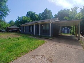 Building Photo - 3756 Skylark Dr