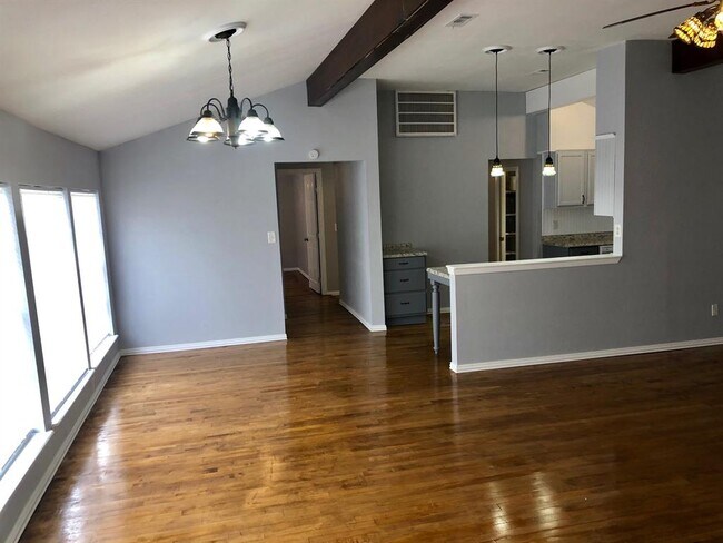 Foto del edificio - 2717 Birch St