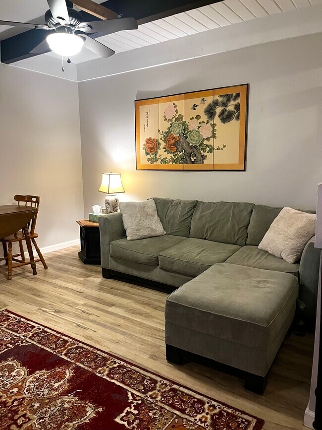 Foto del edificio - 1706 Palm Dr