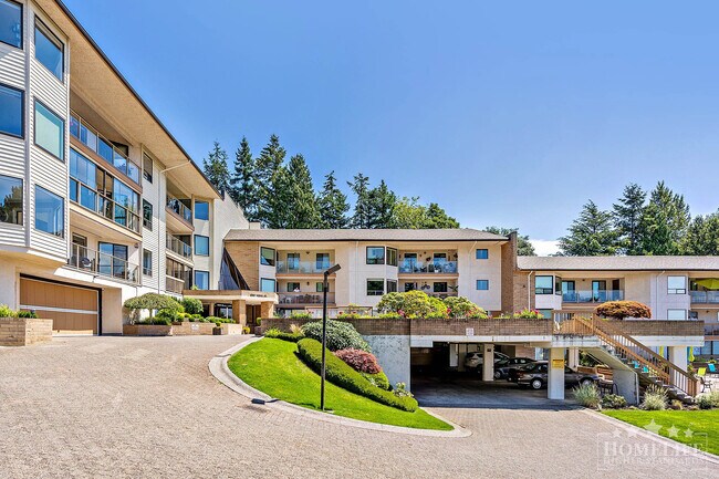 Building Photo - Beautiful View 2 Bed 2 Bath Condo for Rent in White Rock
