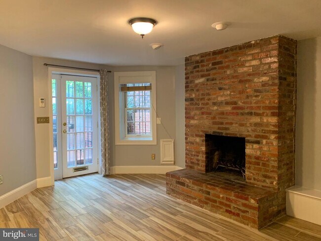 Foto del edificio - 643 E St NE