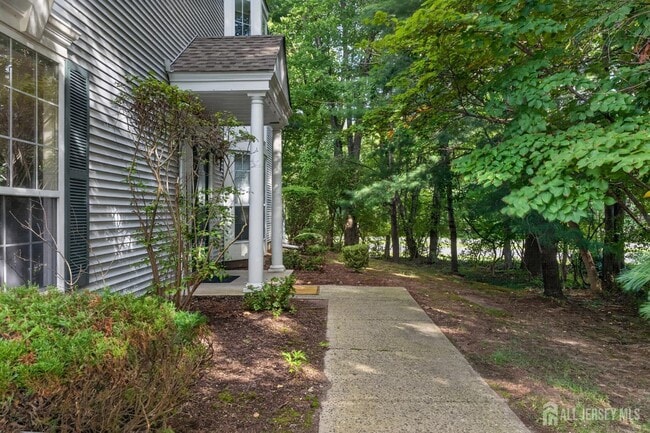 Building Photo - 201 Waldorf Dr