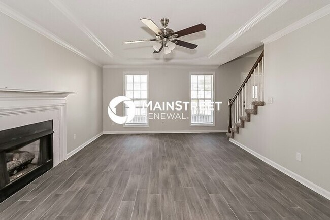 Building Photo - 5 Bedroom Pet-Friendly Home in Jackson, TN with Main Street Renewal