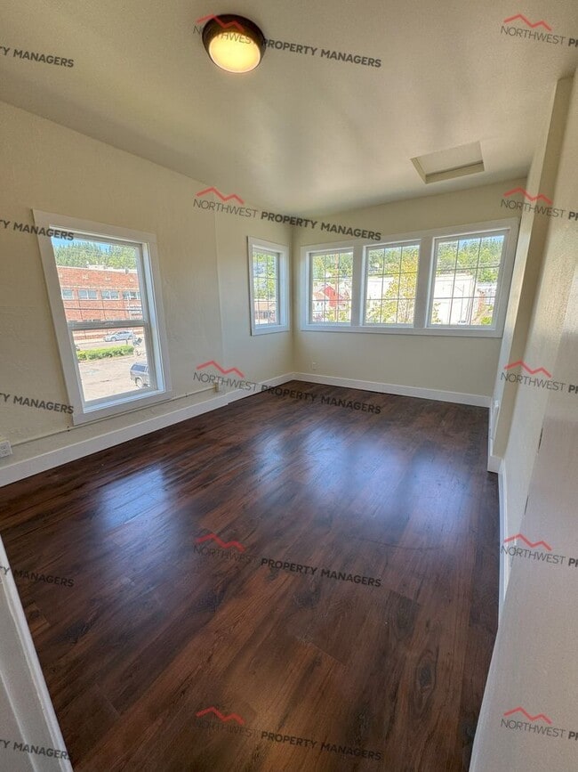 Building Photo - R282C