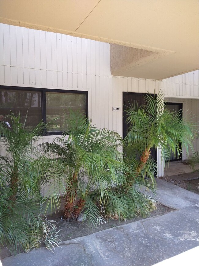 Building Photo - Downstairs Palm Springs Villas II condo