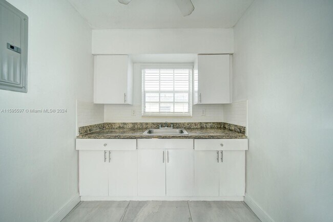 Building Photo - 40 NW 47th Ave