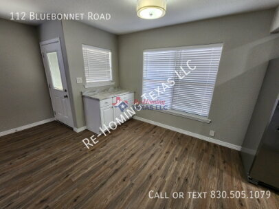 Foto del edificio - 112 Bluebonnet Rd