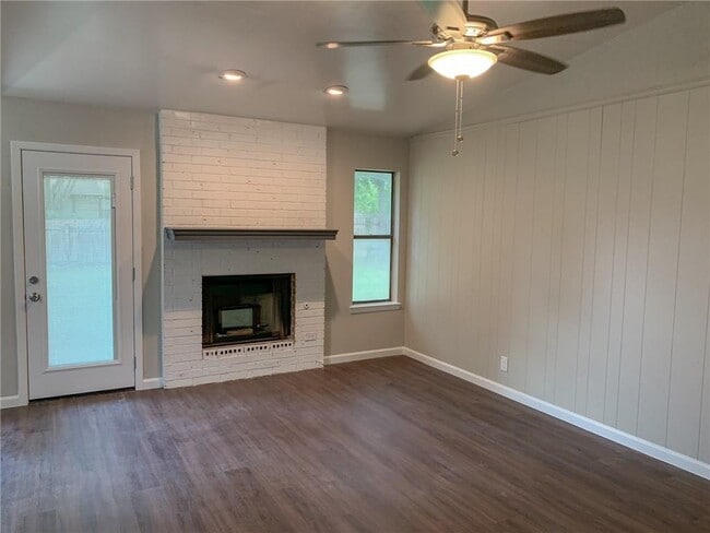 Foto del edificio - 1710 Goodson Ln