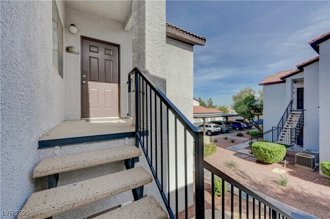 Foto del edificio - 2615 W Gary Ave