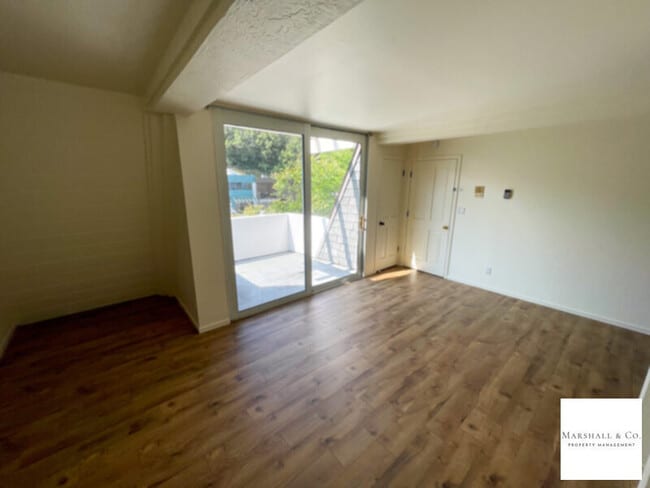 Building Photo - NEW LISTING! CHARMING, PRIVATE 1BR/1BA DUP...