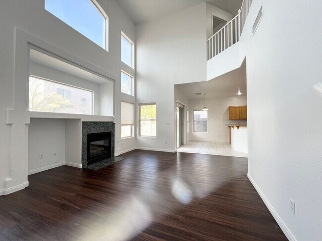 Foto del edificio - 1567 Raining Hills St