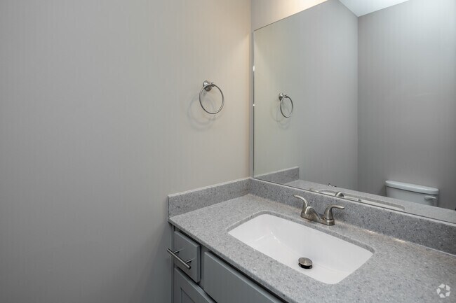 2HAB, 1,5BA - 1.050 ft² - Baño - 2 bed 2 bath Newly Renovated Townhome!