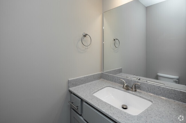 2BR, 1.5BA - 1,050SF - Bathroom - Airport Place Apartments