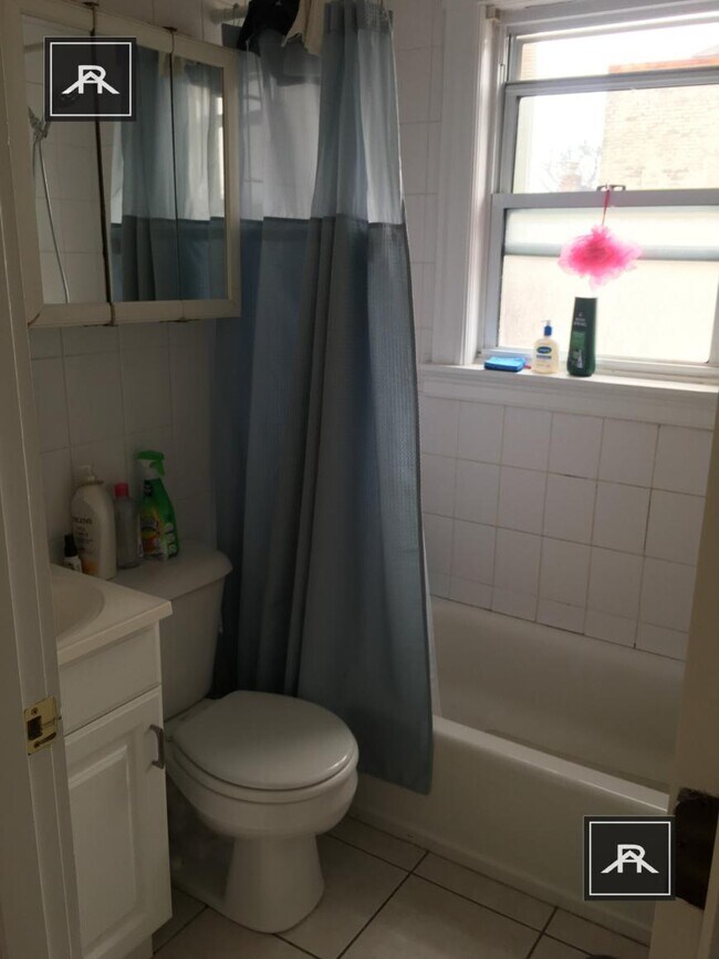 Building Photo - 4 bedroom in Brookline MA 02446