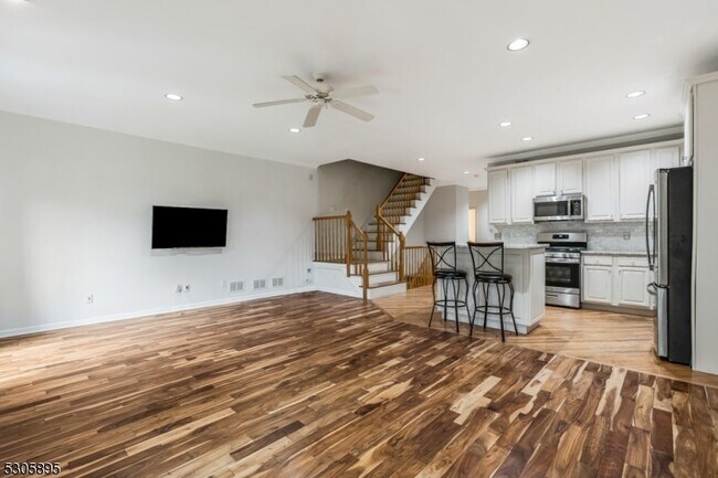 Foto del edificio - 5 Hidden Pond Ct