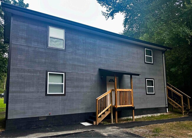 Foto del edificio - 208 Johnson Rd