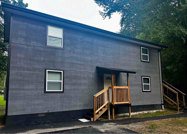Building Photo - 208 Johnson Rd