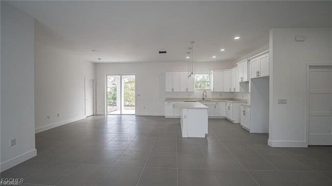 Foto del edificio - 744 Clancy St E