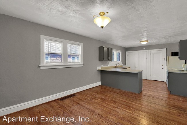 Building Photo - 2 br, 1 bath House - 7741 How Ave