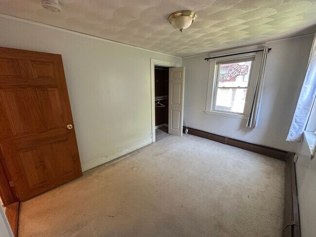 Building Photo - 68 Trull St