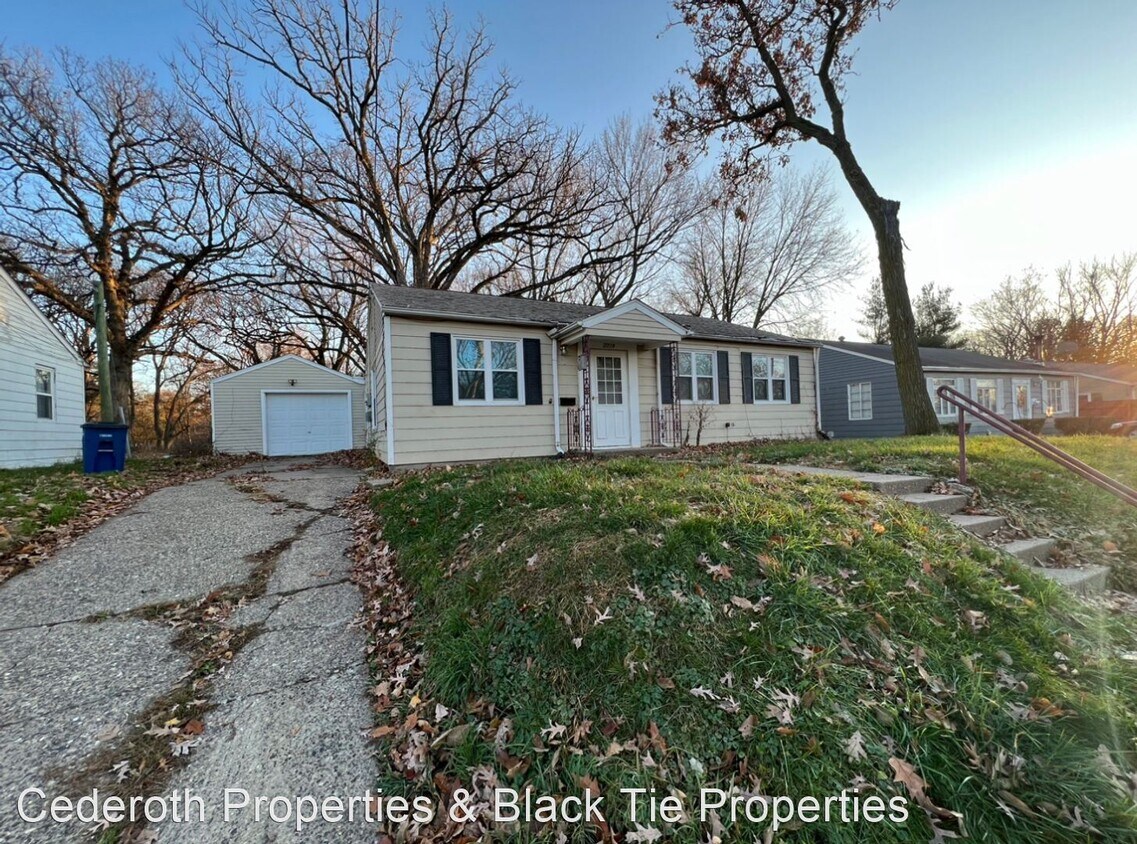 Foto principal - 3 br, 1 bath House - 3718 10th Avenue Ct