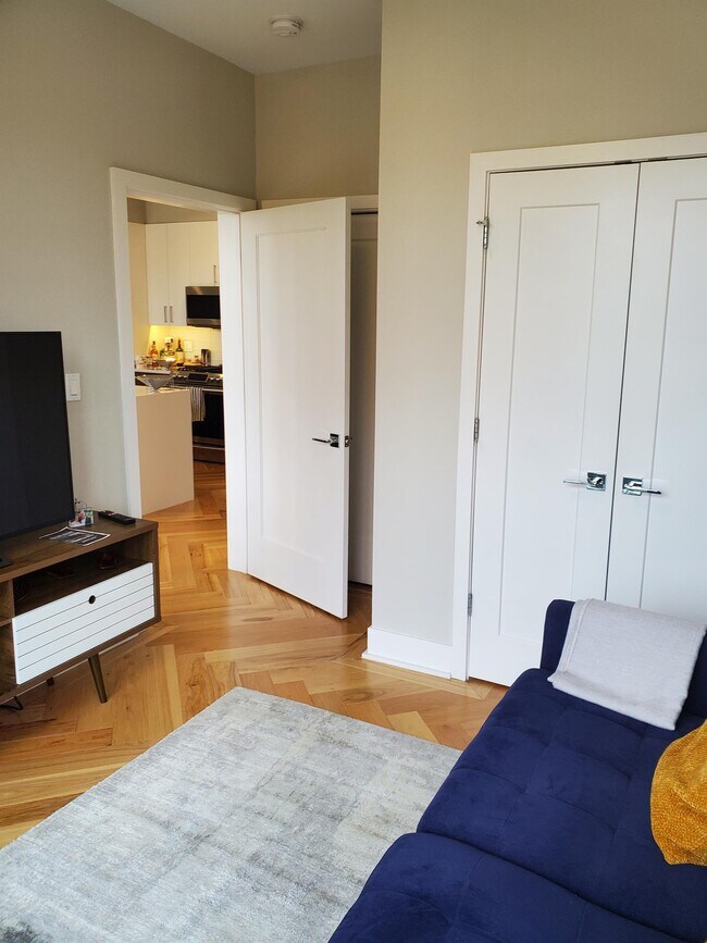 Building Photo - 1345 K St SE