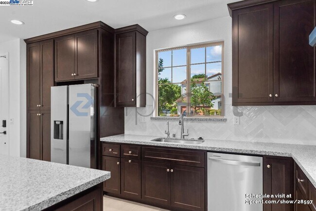 Building Photo - 552 N Andalusia Way