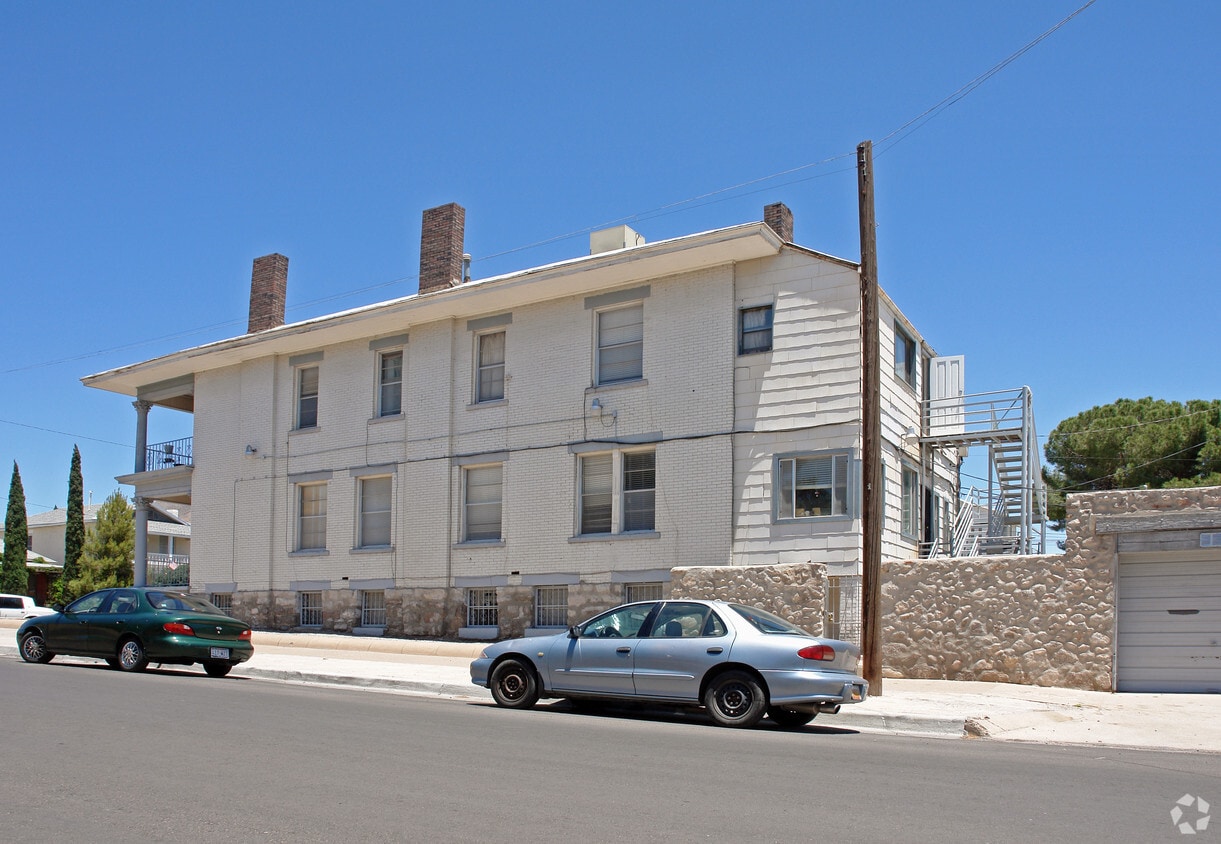 Building Photo - 1000 Arizona Ave