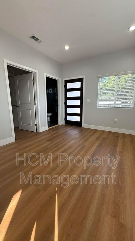 Foto del edificio - 5233 Bellflower Blvd