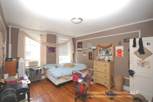 Building Photo - 5 Vinal St