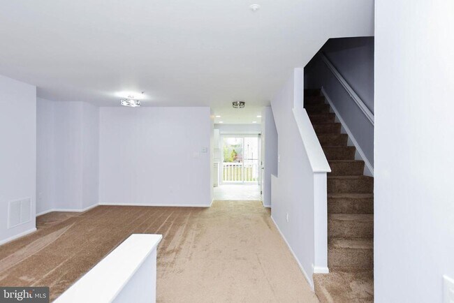 Foto del edificio - 915 Westlake Dr